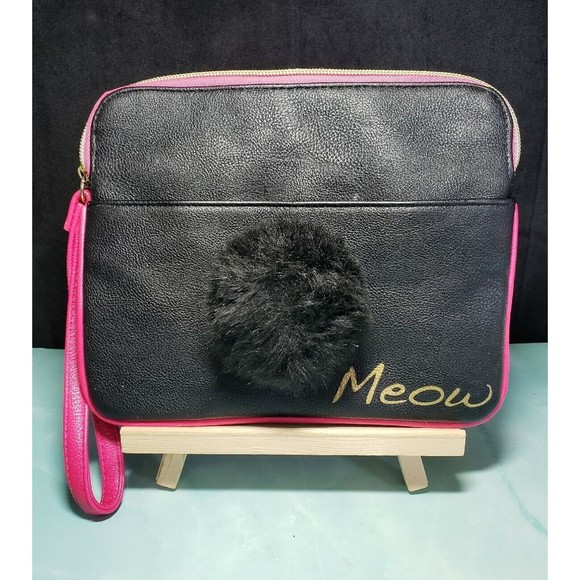Betsey Johnson Purse Hand Bag Meow Wristlet Vegan Leather Cat Kitty GUC Pink - Picture 2 of 6